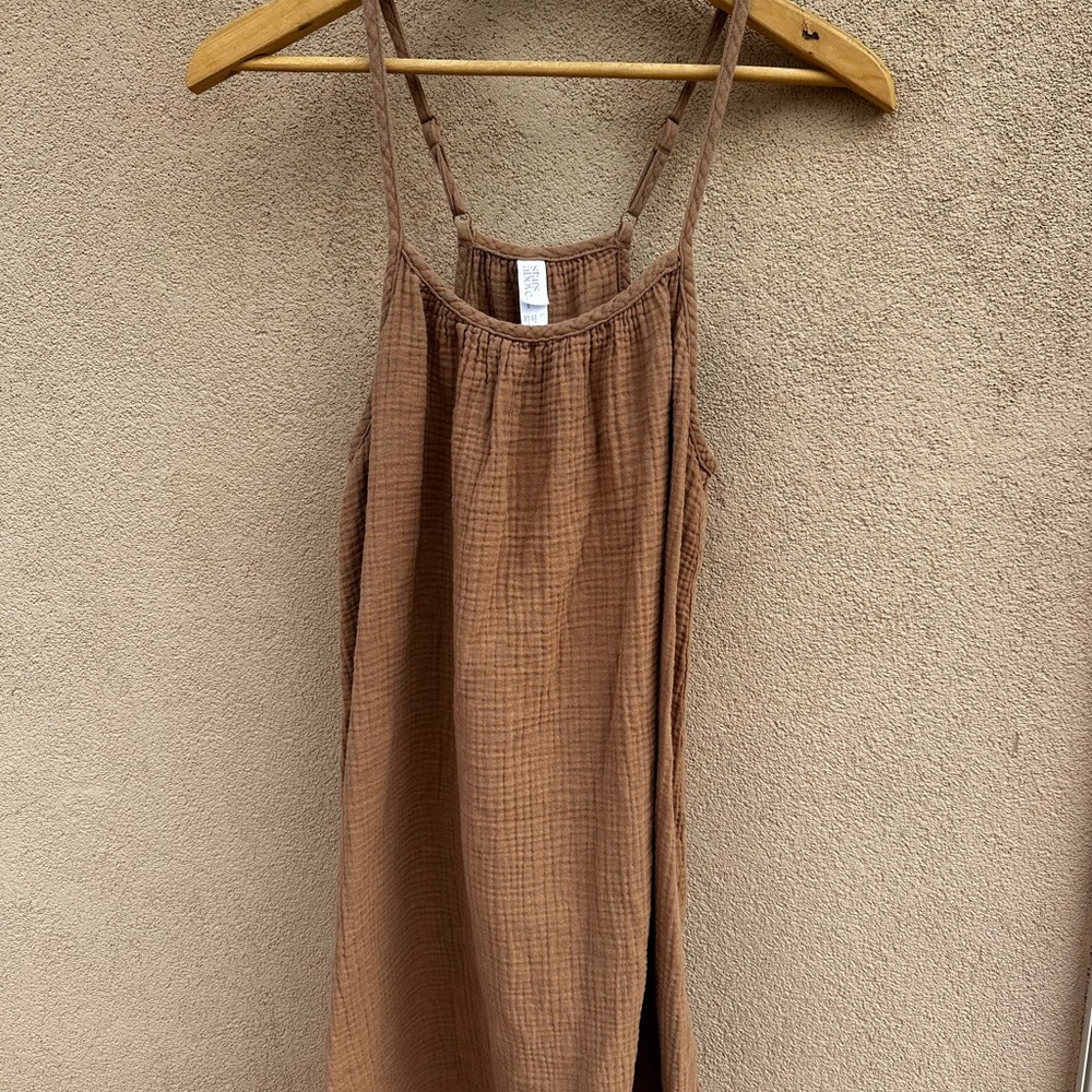 Stars Above Brown Textured Sleeveless Top - Picture 2 of 3